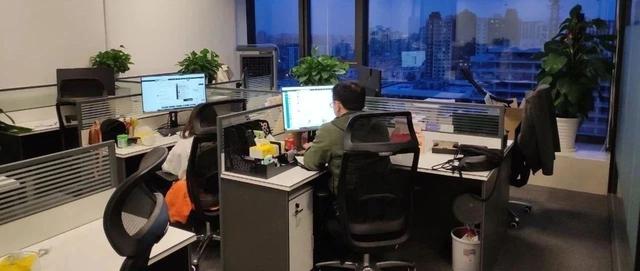 “实习生也月入过万”,AI行业严重缺人?