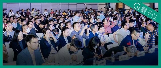 DeepSeek引爆「万物皆可AI」时代,20余位大咖分析行业痛点,万字梳理干货在此
