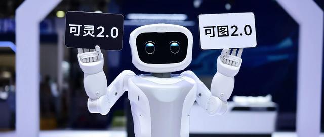 可灵AI全球发布2.0模型,史上最强视觉模型来了!网友:人人都能手搓科幻片
